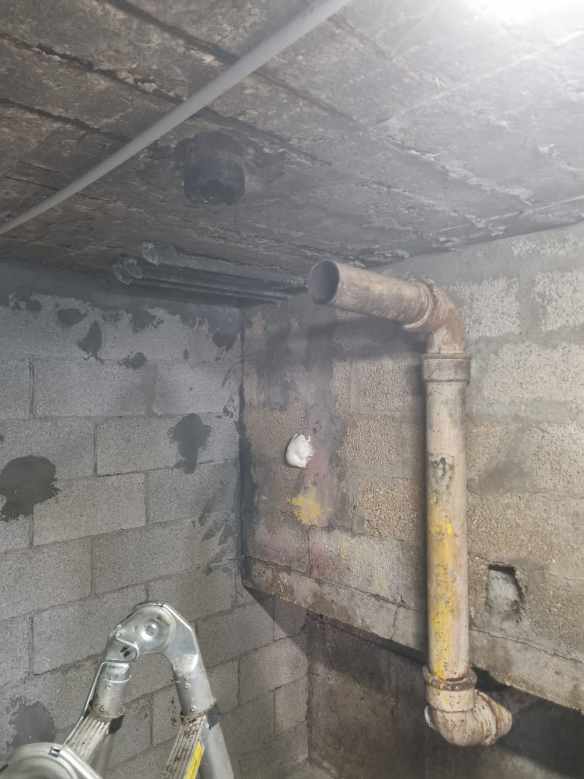 החלפת קו ביוב ראשי אסבסט לקו פלסטיק + שוחות